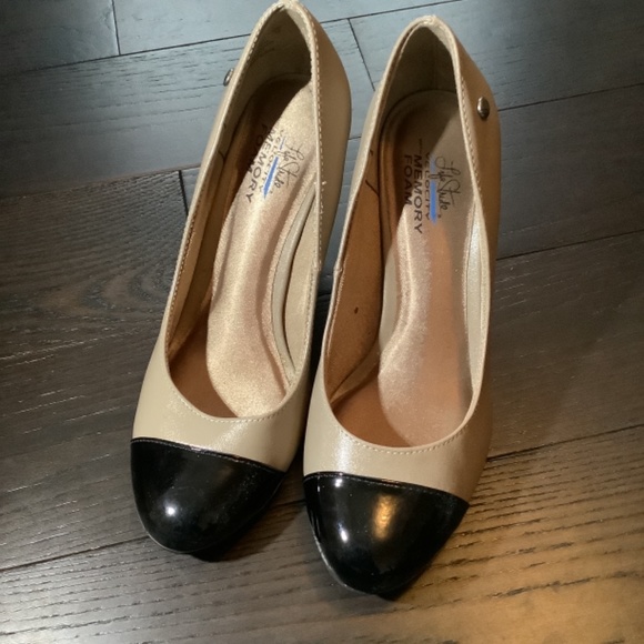 Black and Tan heels Life Stride heels size 6 - Picture 3 of 8